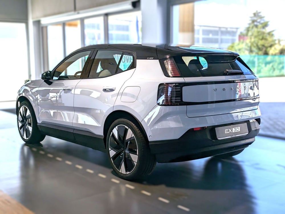 Volvo EX30 nuova a Pescara (3)