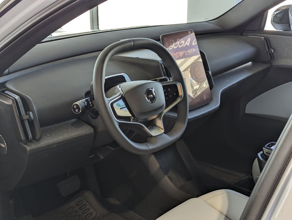 Volvo EX30 nuova a Pescara (4)
