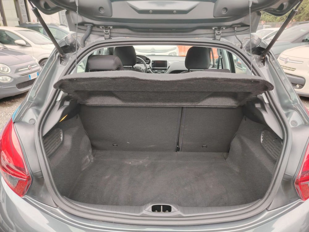 Peugeot 208 usata a Massa-Carrara (11)