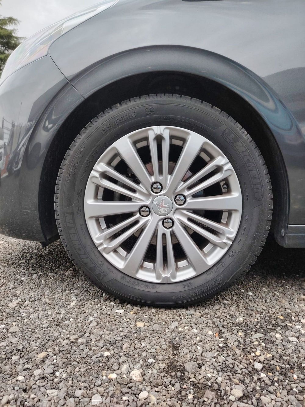 Peugeot 208 usata a Massa-Carrara (13)