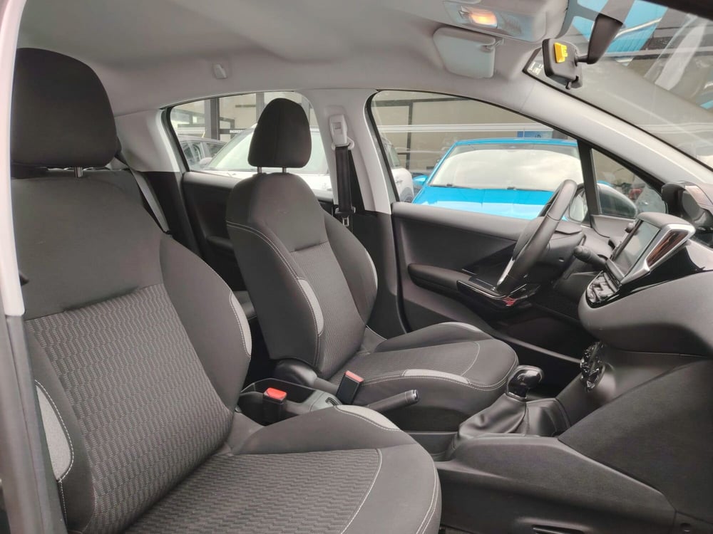 Peugeot 208 usata a Massa-Carrara (5)