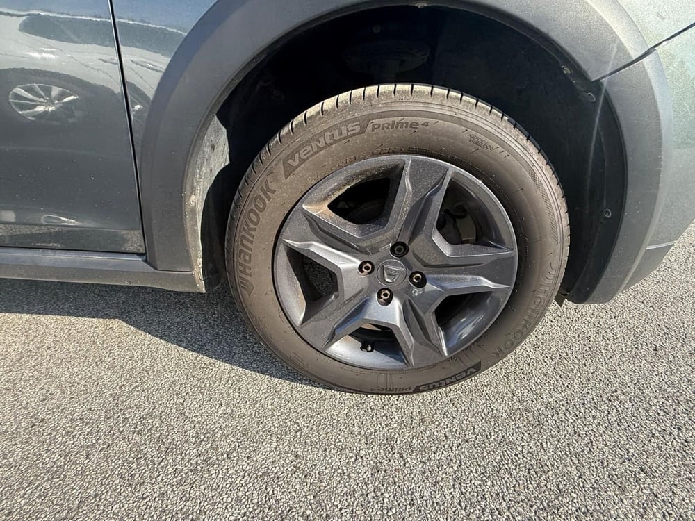 Dacia Logan usata a Massa-Carrara (15)