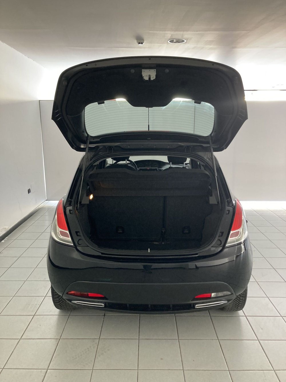 Lancia Ypsilon usata a Barletta-Andria-Trani (5)