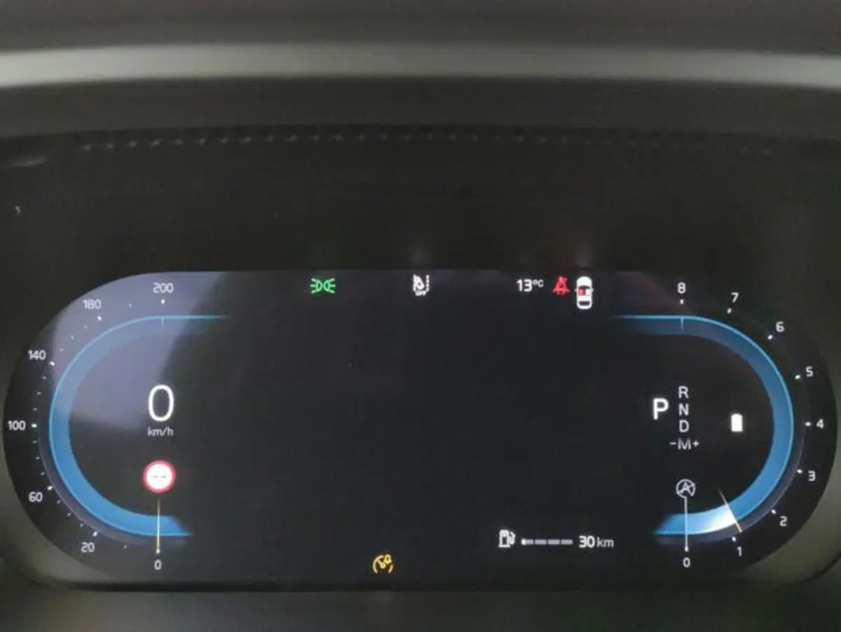 Volvo XC40 nuova a Modena (10)