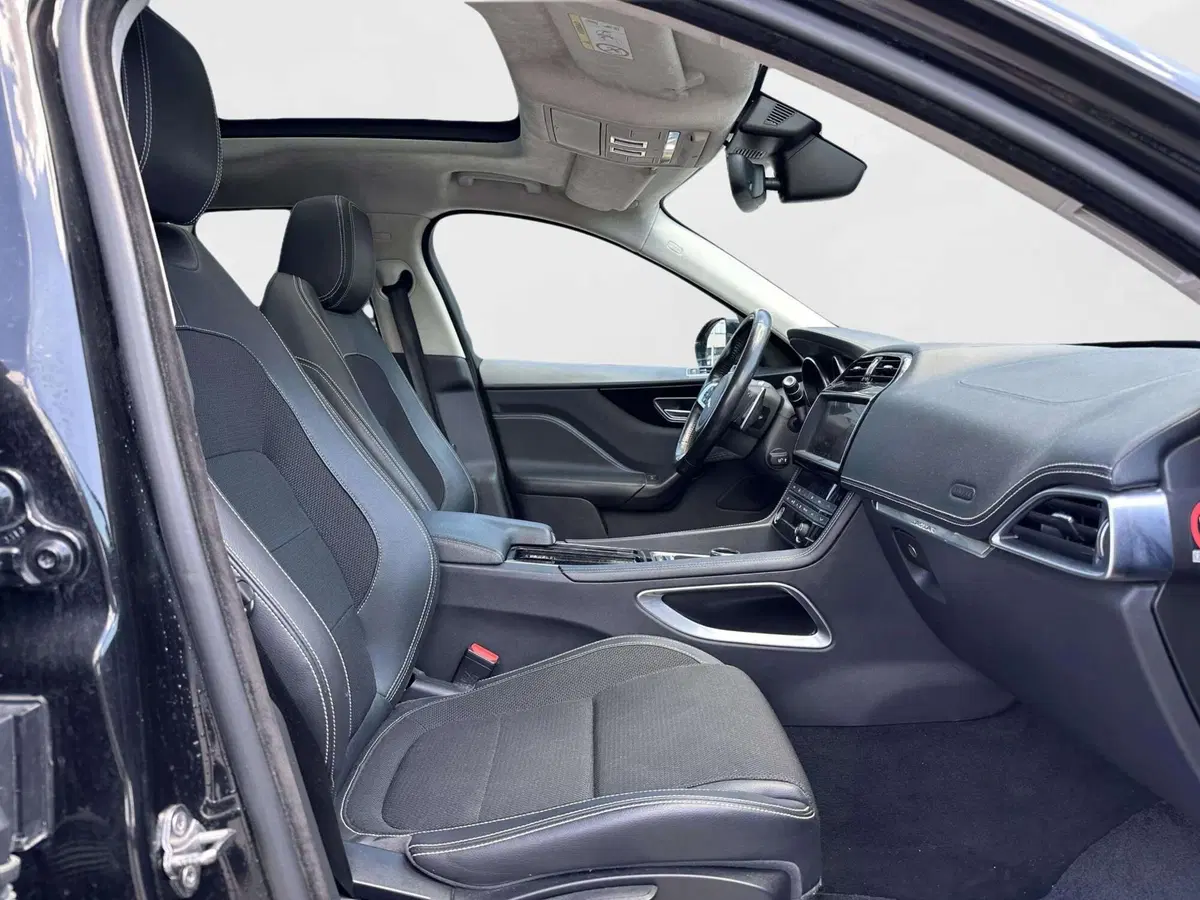 Jaguar F-Pace usata a Siena (3)