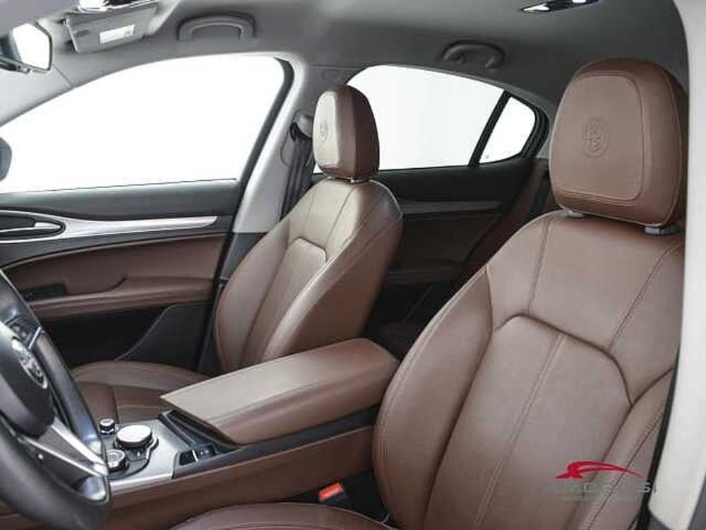 Alfa Romeo Stelvio usata a Perugia (9)