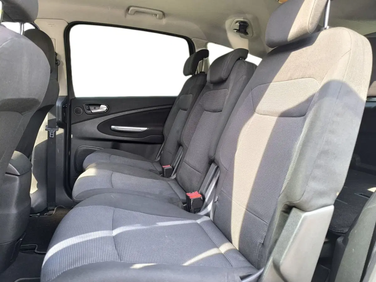 Ford S-Max usata a Udine (9)