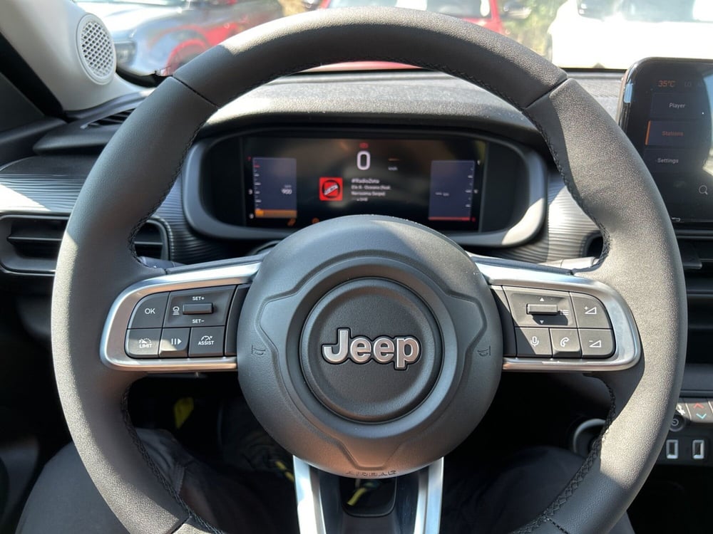 Jeep Avenger nuova a Roma (14)