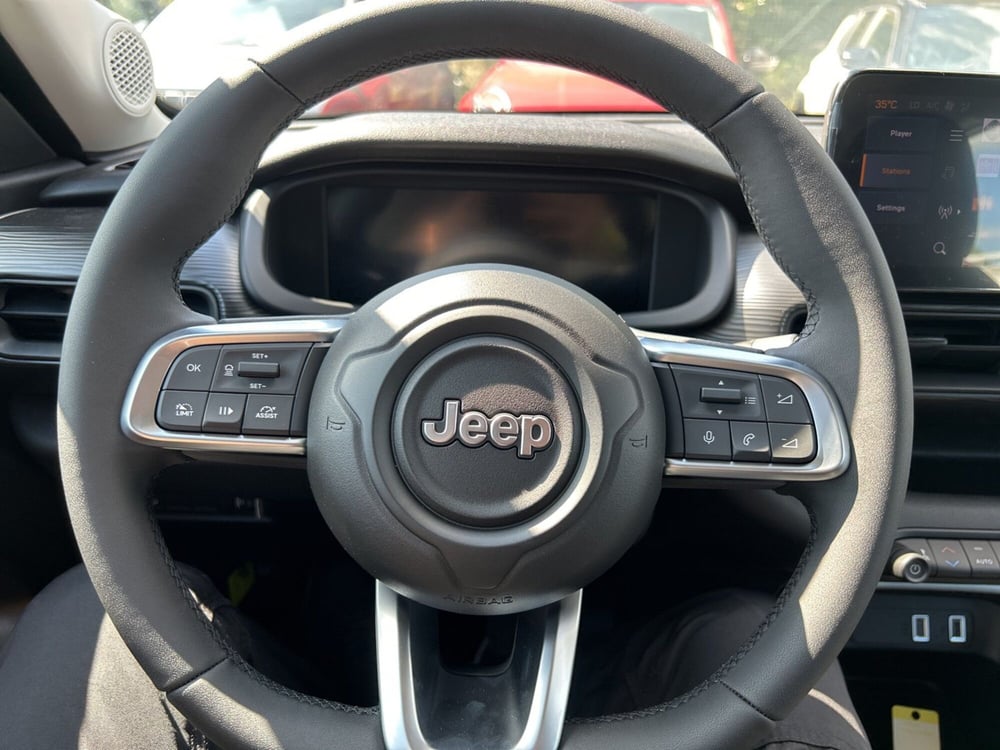 Jeep Avenger nuova a Roma (14)