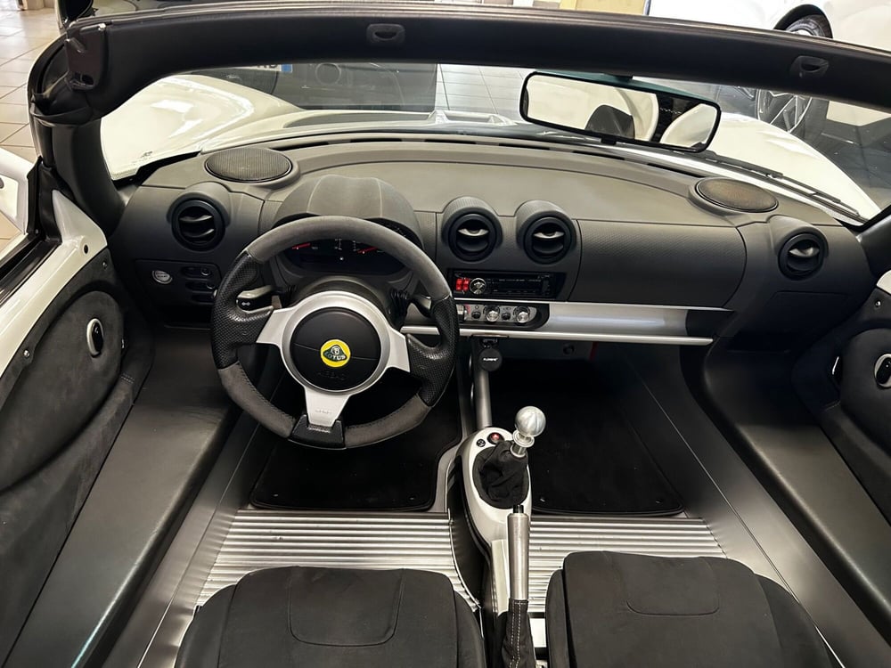 Lotus Elise usata a Novara (17)