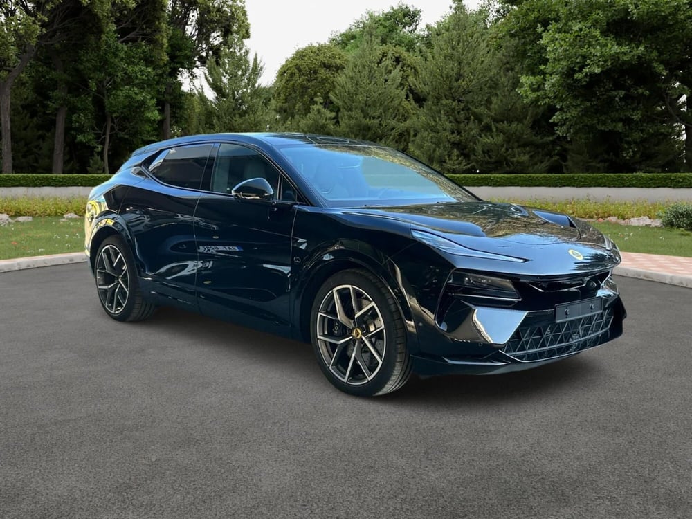 Lotus Eletre nuova a Novara (2)