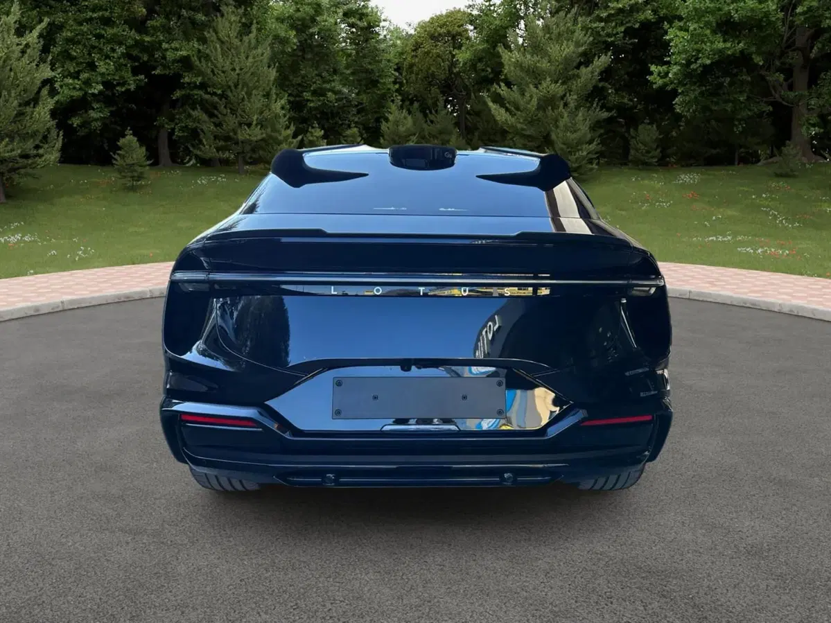 Lotus Eletre nuova a Novara (5)
