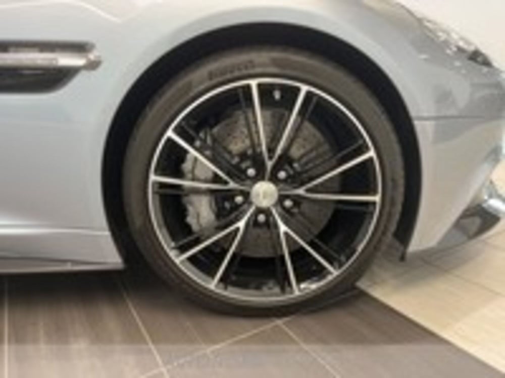 Aston Martin DBS usata a Udine (12)