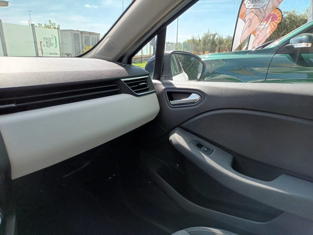 Renault Clio usata a Bari (14)