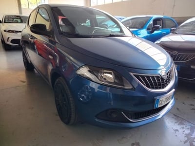 Lancia Ypsilon 1.0 FireFly 5 porte S&amp;S Hybrid Ecochic Silver del 2022 usata a Cesena