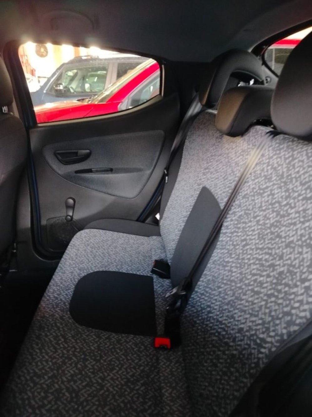 Lancia Ypsilon usata a Forlì-Cesena (15)
