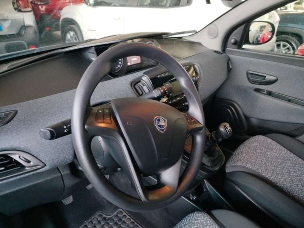Lancia Ypsilon usata a Forlì-Cesena (17)