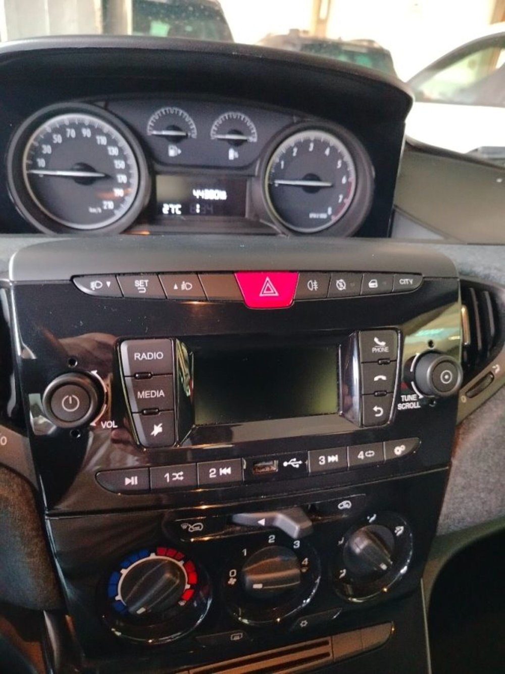 Lancia Ypsilon usata a Forlì-Cesena (18)