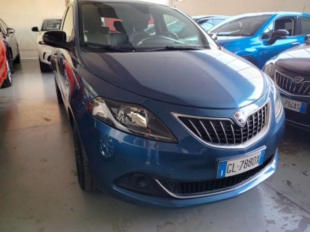 Lancia Ypsilon usata a Forlì-Cesena (2)