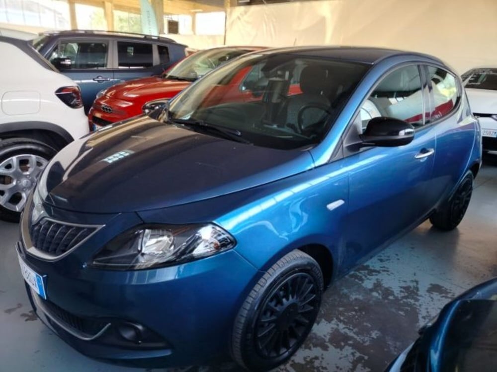 Lancia Ypsilon usata a Forlì-Cesena (5)