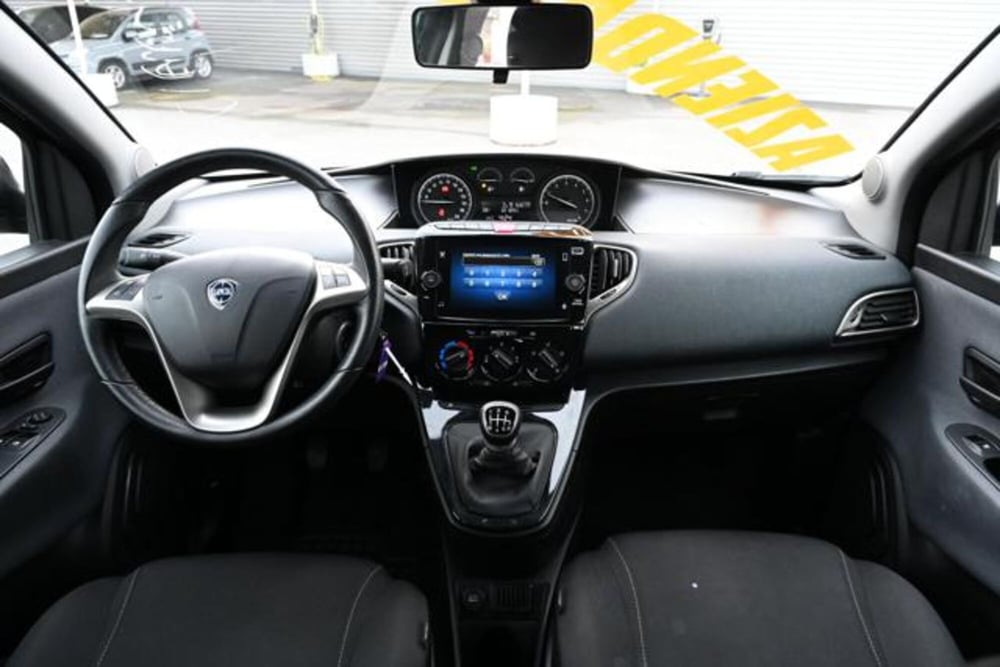 Lancia Ypsilon usata a Torino (11)