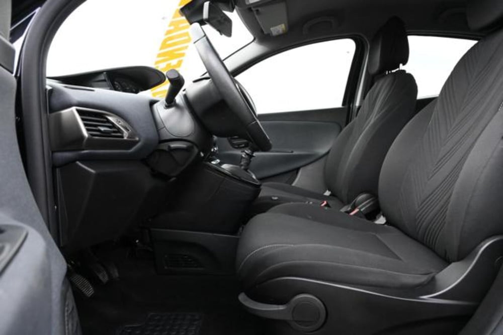 Lancia Ypsilon usata a Torino (13)
