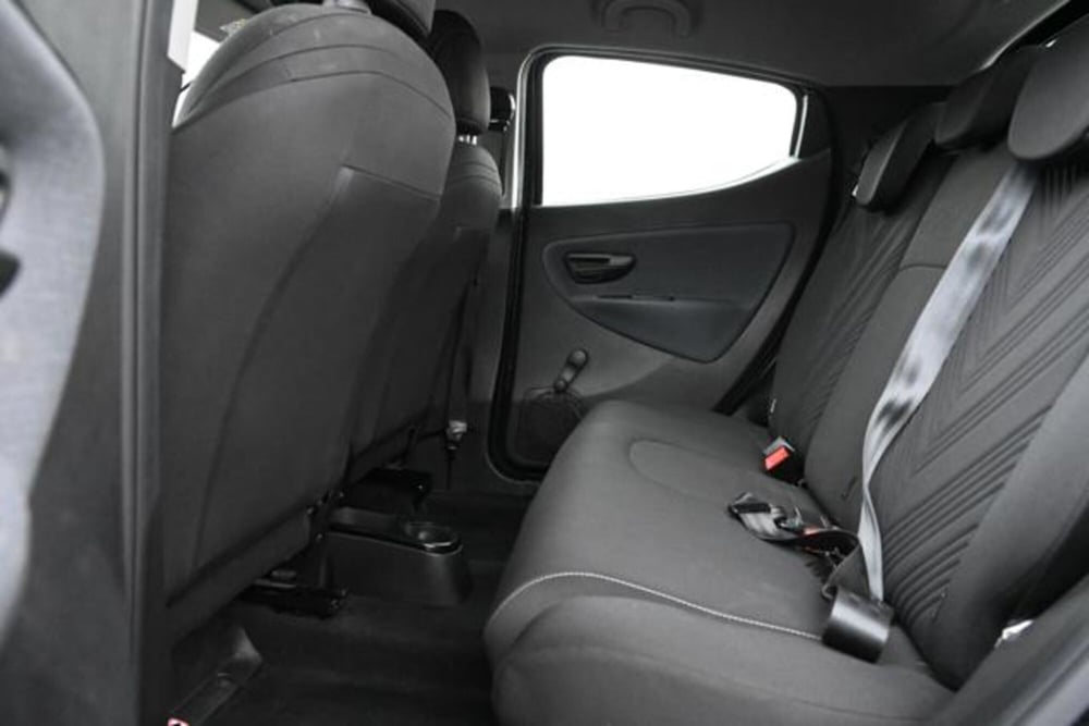 Lancia Ypsilon usata a Torino (15)