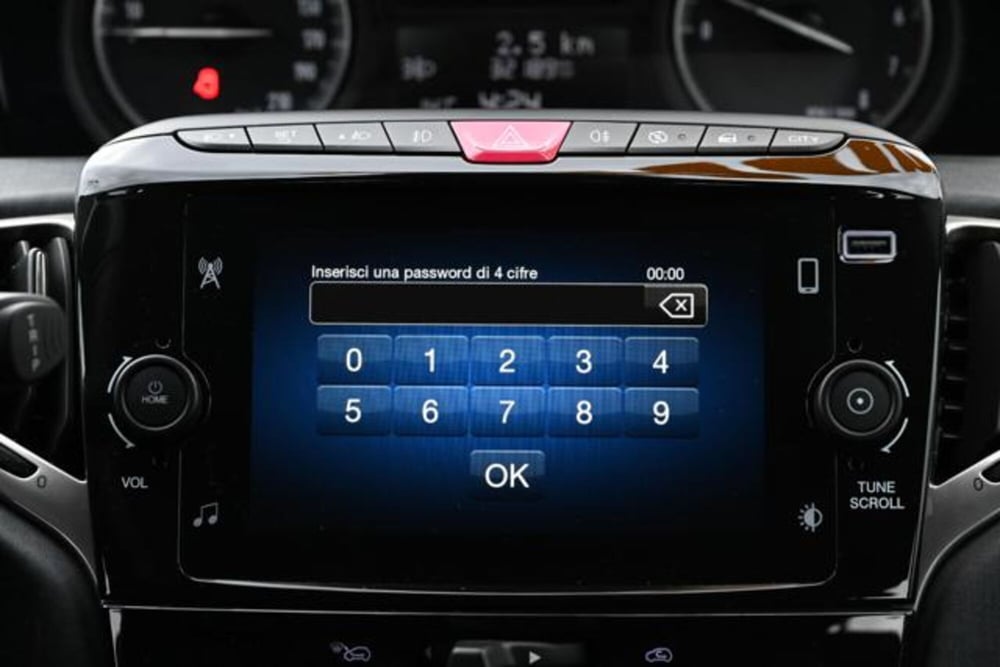 Lancia Ypsilon usata a Torino (18)