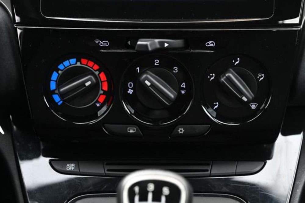 Lancia Ypsilon usata a Torino (19)