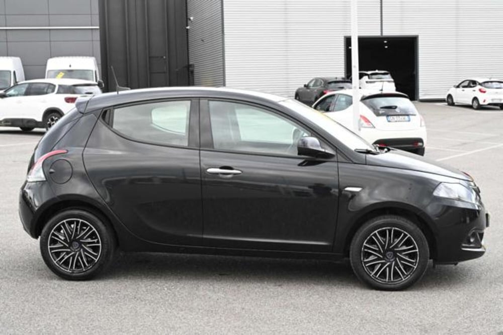 Lancia Ypsilon usata a Torino (4)