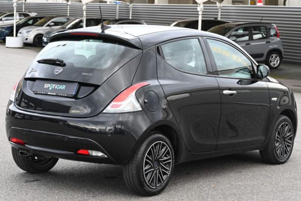 Lancia Ypsilon usata a Torino (5)