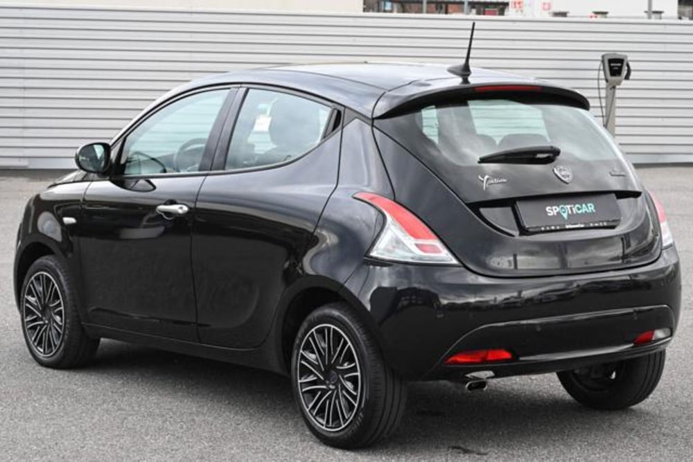 Lancia Ypsilon usata a Torino (7)