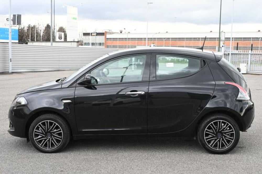 Lancia Ypsilon usata a Torino (8)