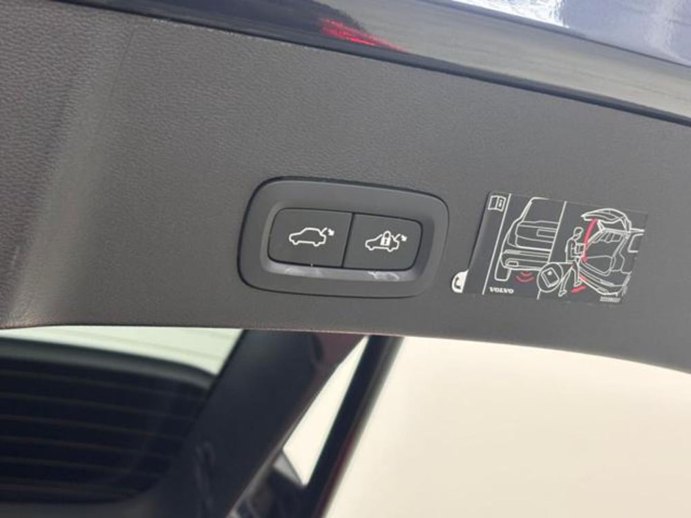 Volvo XC40 usata a Como (19)