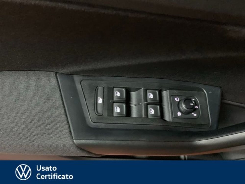 Volkswagen T-Roc nuova a Vicenza (12)
