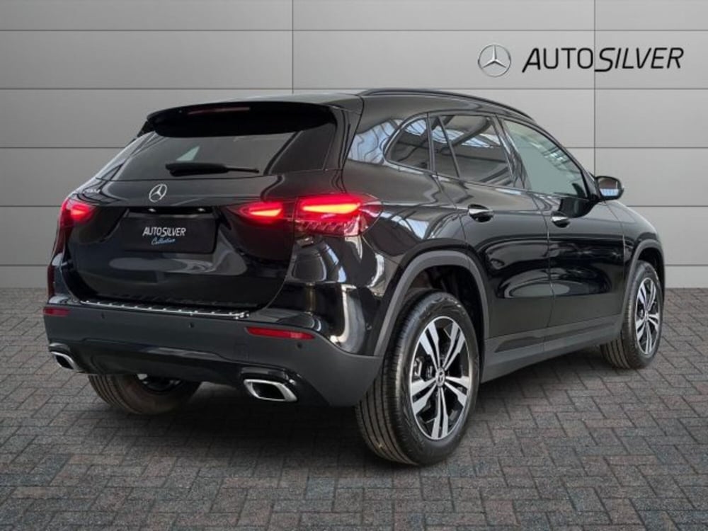 Mercedes-Benz GLA SUV nuova a Verona (2)