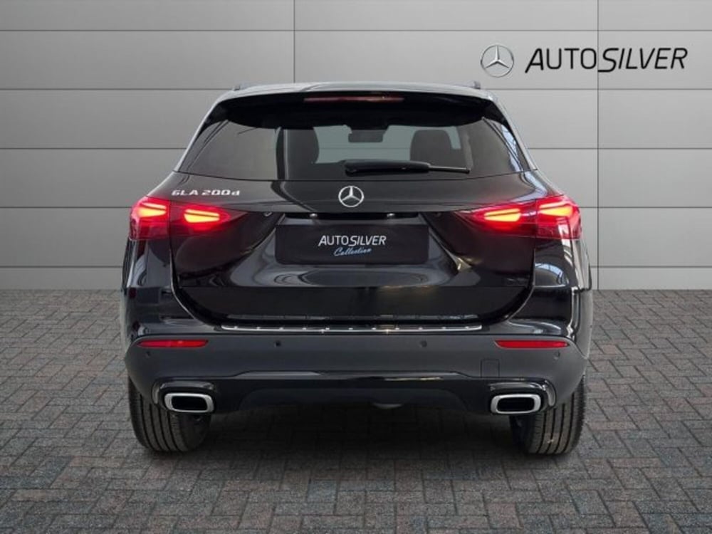 Mercedes-Benz GLA SUV nuova a Verona (4)