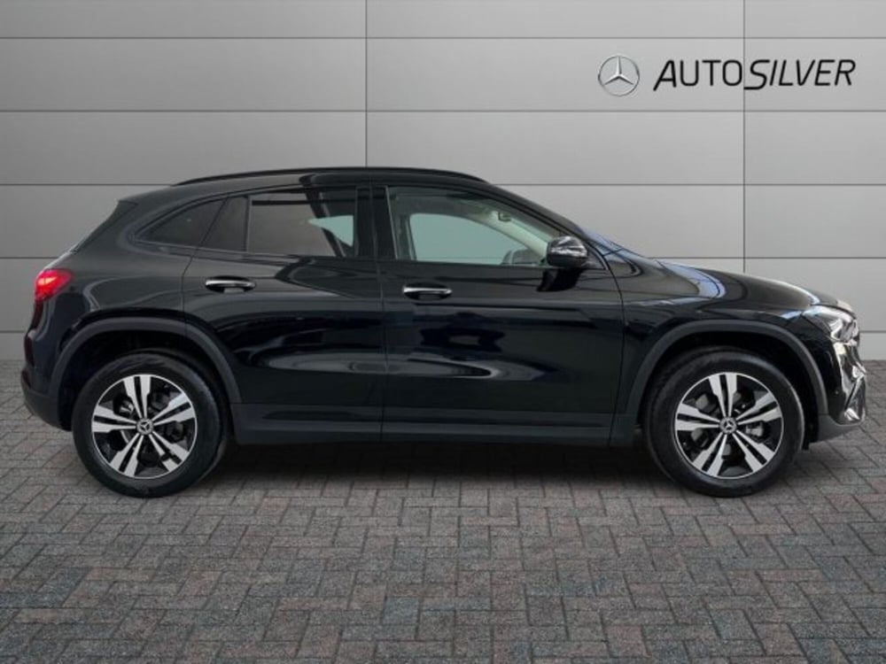 Mercedes-Benz GLA SUV nuova a Verona (5)