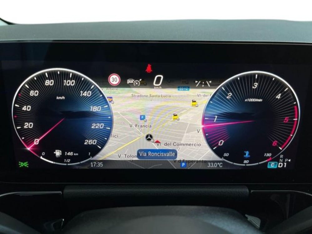 Mercedes-Benz GLA SUV nuova a Verona (7)