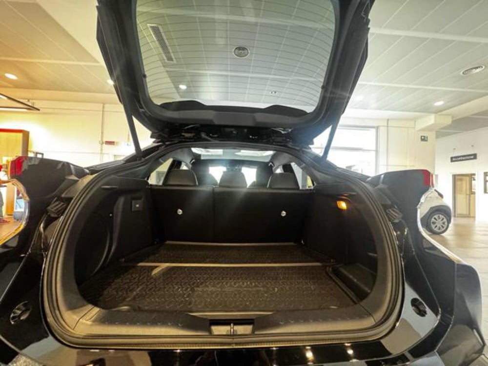Toyota Toyota C-HR usata a Sassari (12)