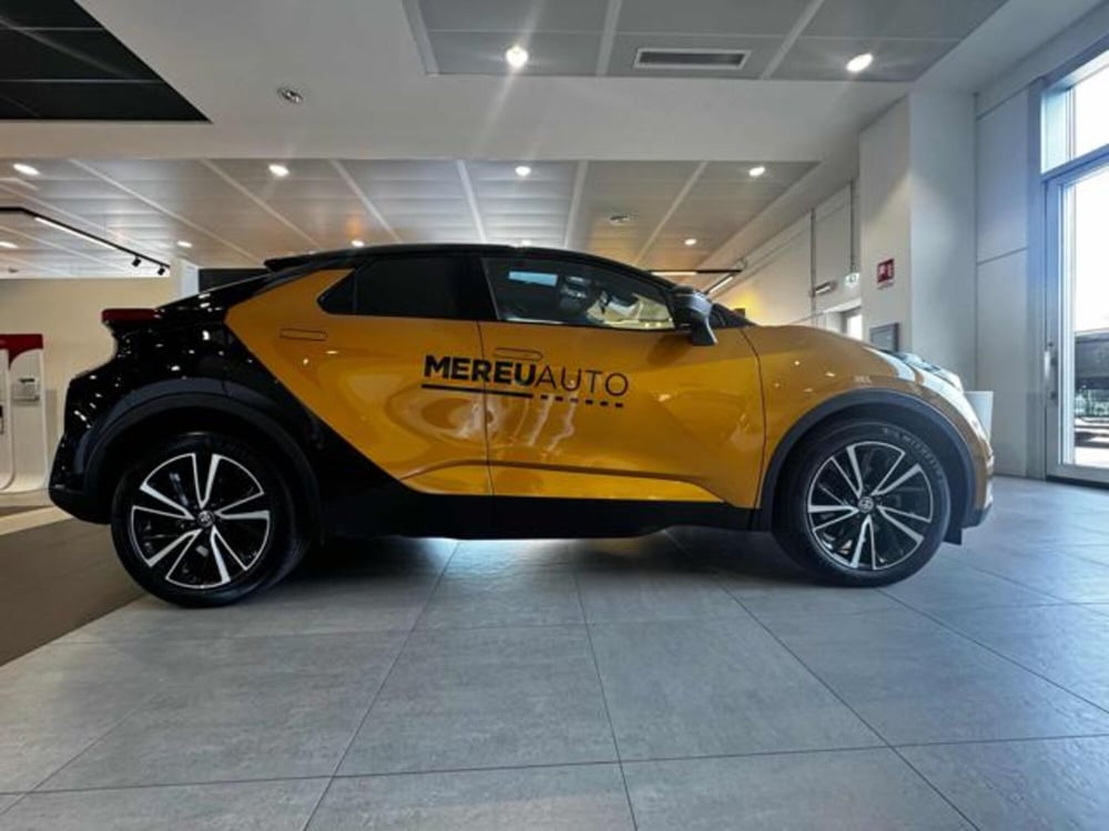 Toyota Toyota C-HR usata a Sassari (4)