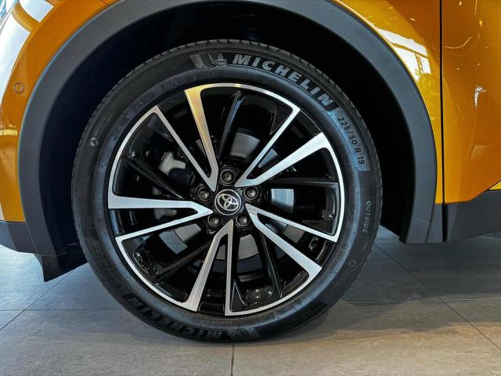 Toyota Toyota C-HR usata a Sassari (9)