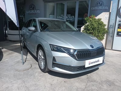 Skoda Octavia Station Wagon 2.0 TDI EVO SCR 150 CV DSG 4x4 Wagon Executive del 2024 usata a Triggiano