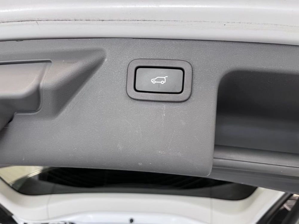 Land Rover Discovery Sport usata a Prato (12)