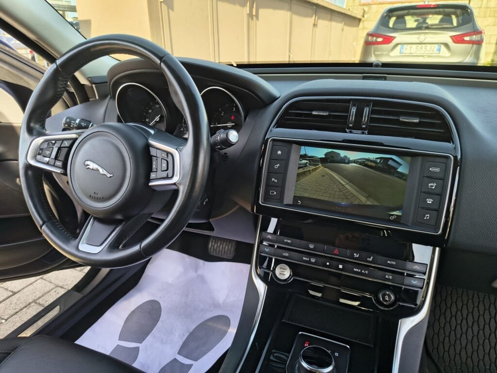 Jaguar XE usata a Firenze (14)