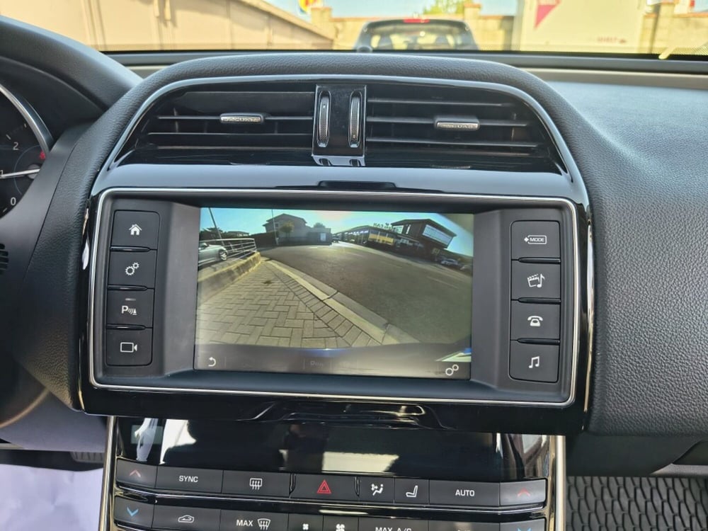 Jaguar XE usata a Firenze (16)