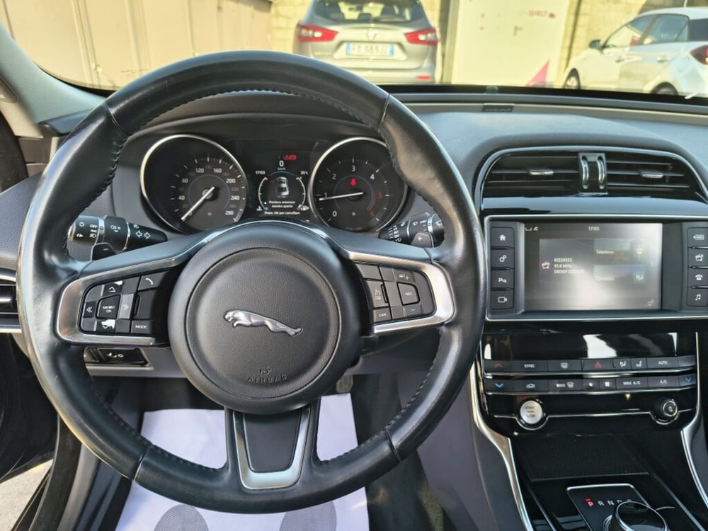 Jaguar XE usata a Firenze (18)