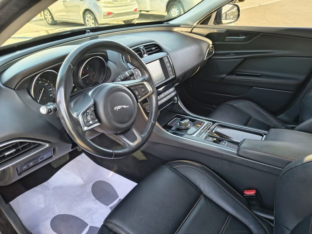 Jaguar XE usata a Firenze (7)