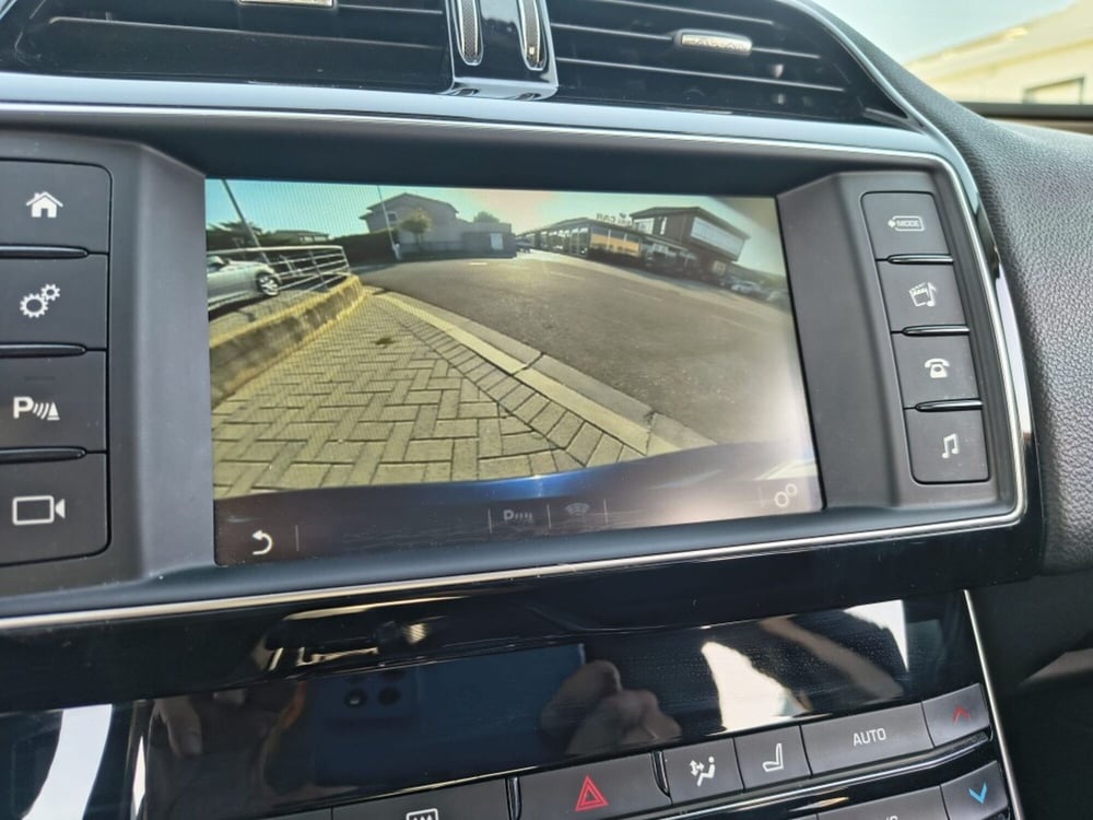 Jaguar XE usata a Firenze (9)