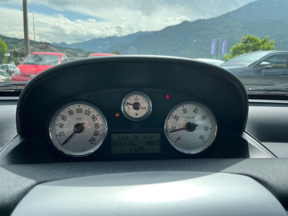 Lancia Ypsilon usata a Sondrio (9)